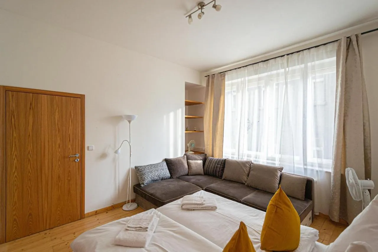 Bright Ruterra Apartment In The Heart Of Praga República Checa