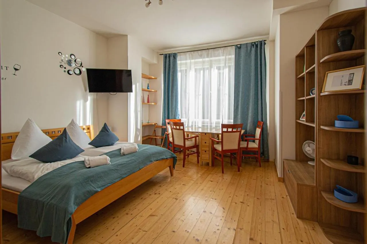 Bright Ruterra Apartment In The Heart Of Praga